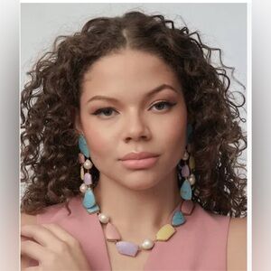 Lele Sadoughi
Pearl and Pebble Collar